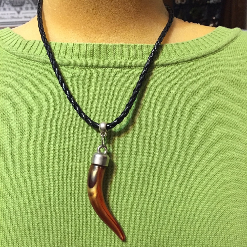 Unisex copper colored necklace